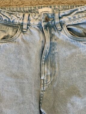WEWOREWHAT Distressed Straight Leg Jeans Size 27 Light Wash High Rise NWOT Style